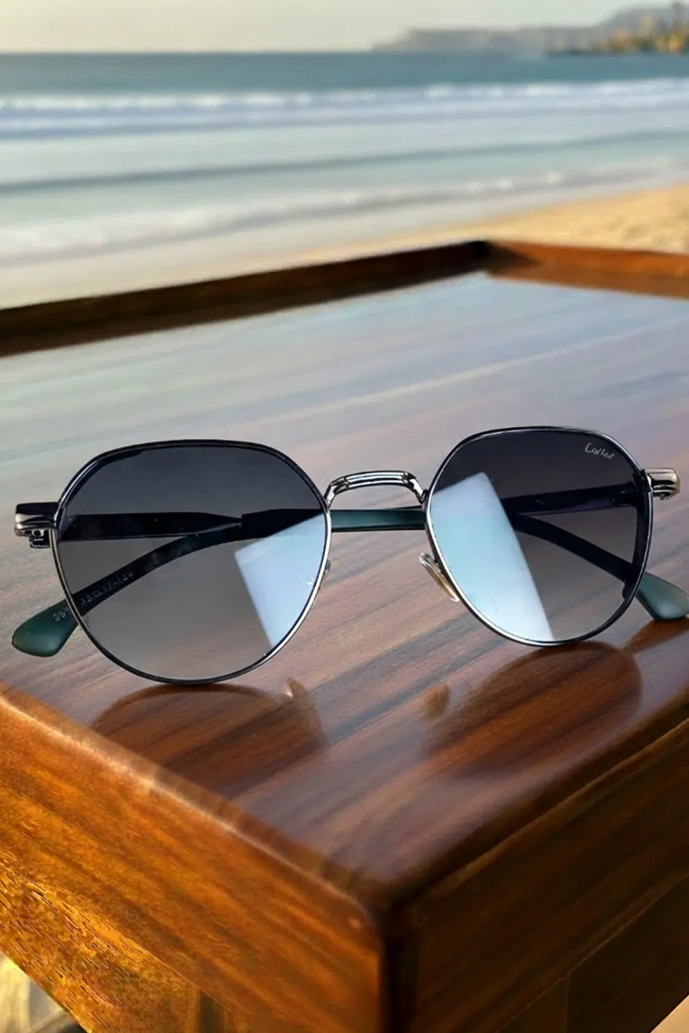 Men’s Classic Round Metal Sunglasses with Gradient Lenses – Coastal Style