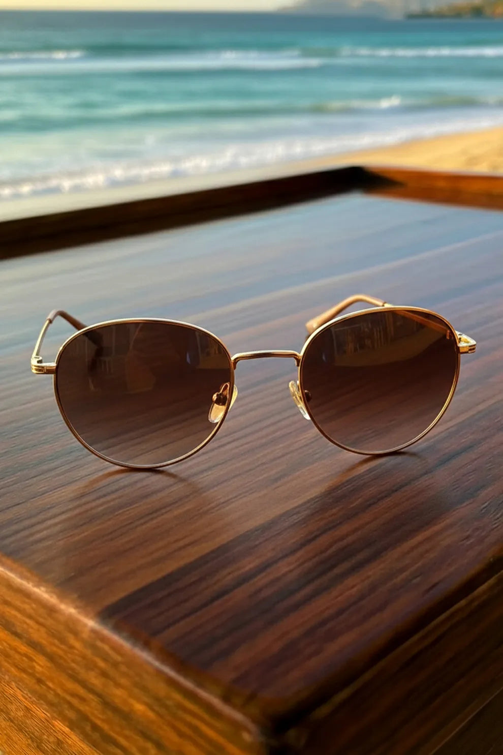 Men’s Round Metal Sunglasses with Brown Gradient Lenses – Classic Coastal Style