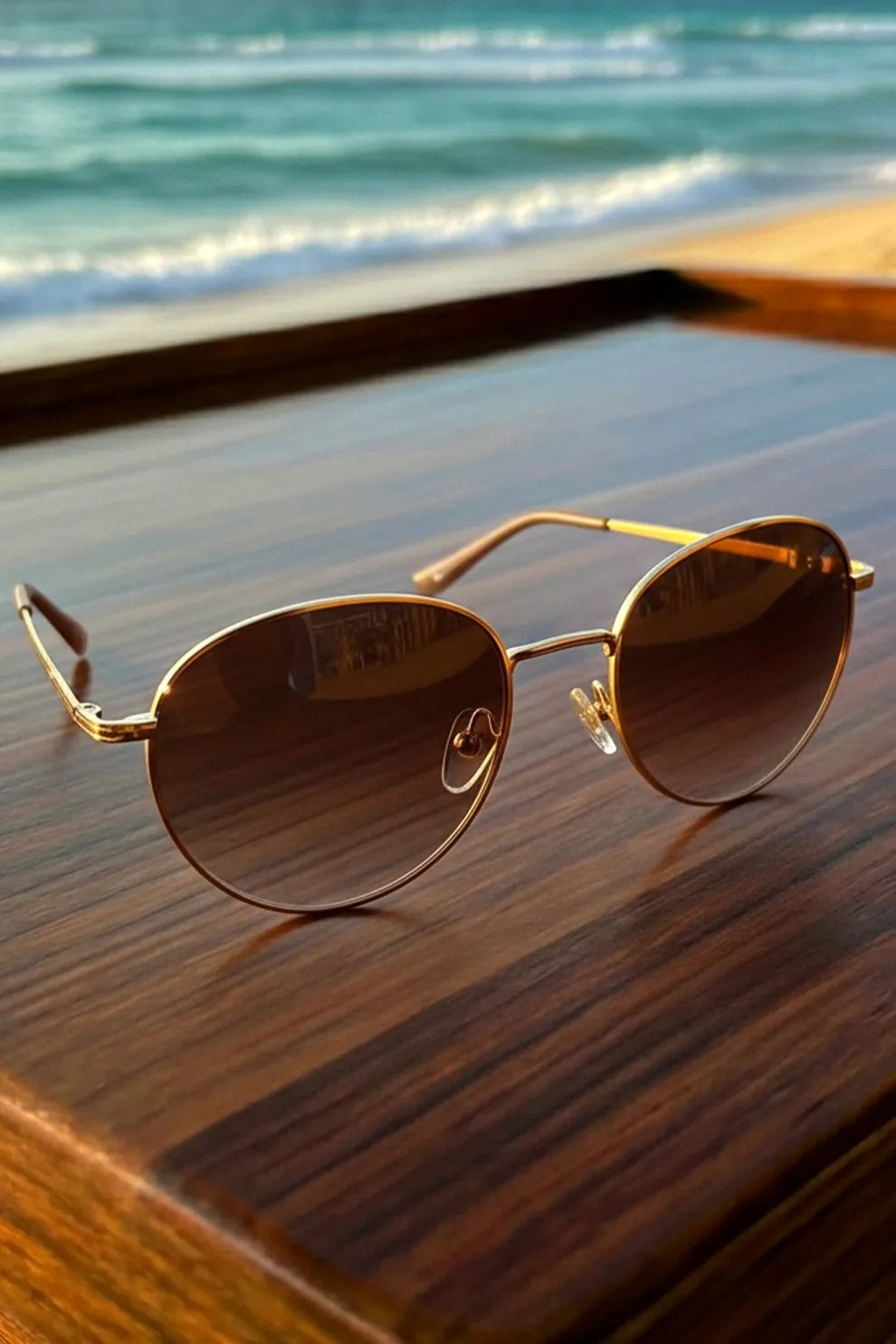 Men’s Round Metal Sunglasses with Brown Gradient Lenses – Classic Coastal Style