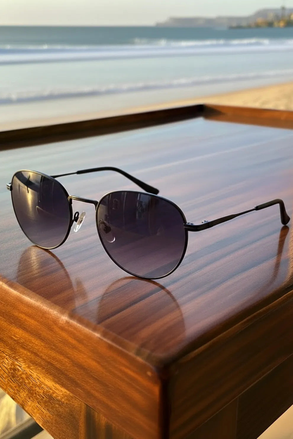 Men’s Round Metal Sunglasses with Dark Smoke Lenses – Matte Black Edition